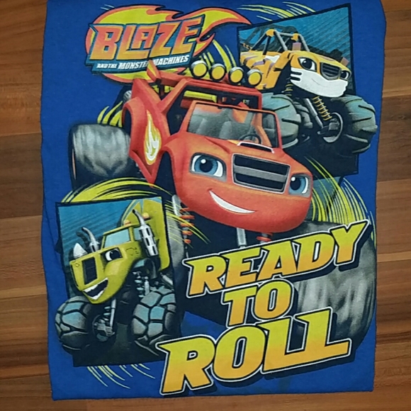 T SHIRT - Picture 2 of 4